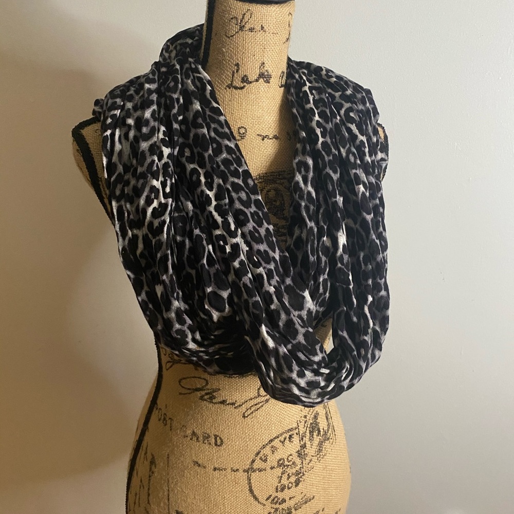 Leopard print infinity Express scarf